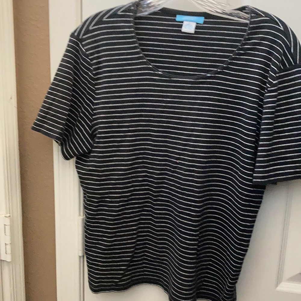 FINAL MARKDOWN Jennifer Moore t shirt large
